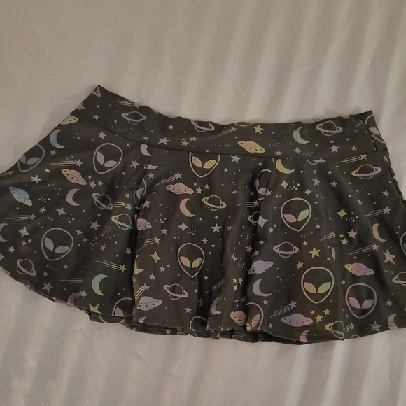 Reflective Rave Skirt - Picture 2 of 2